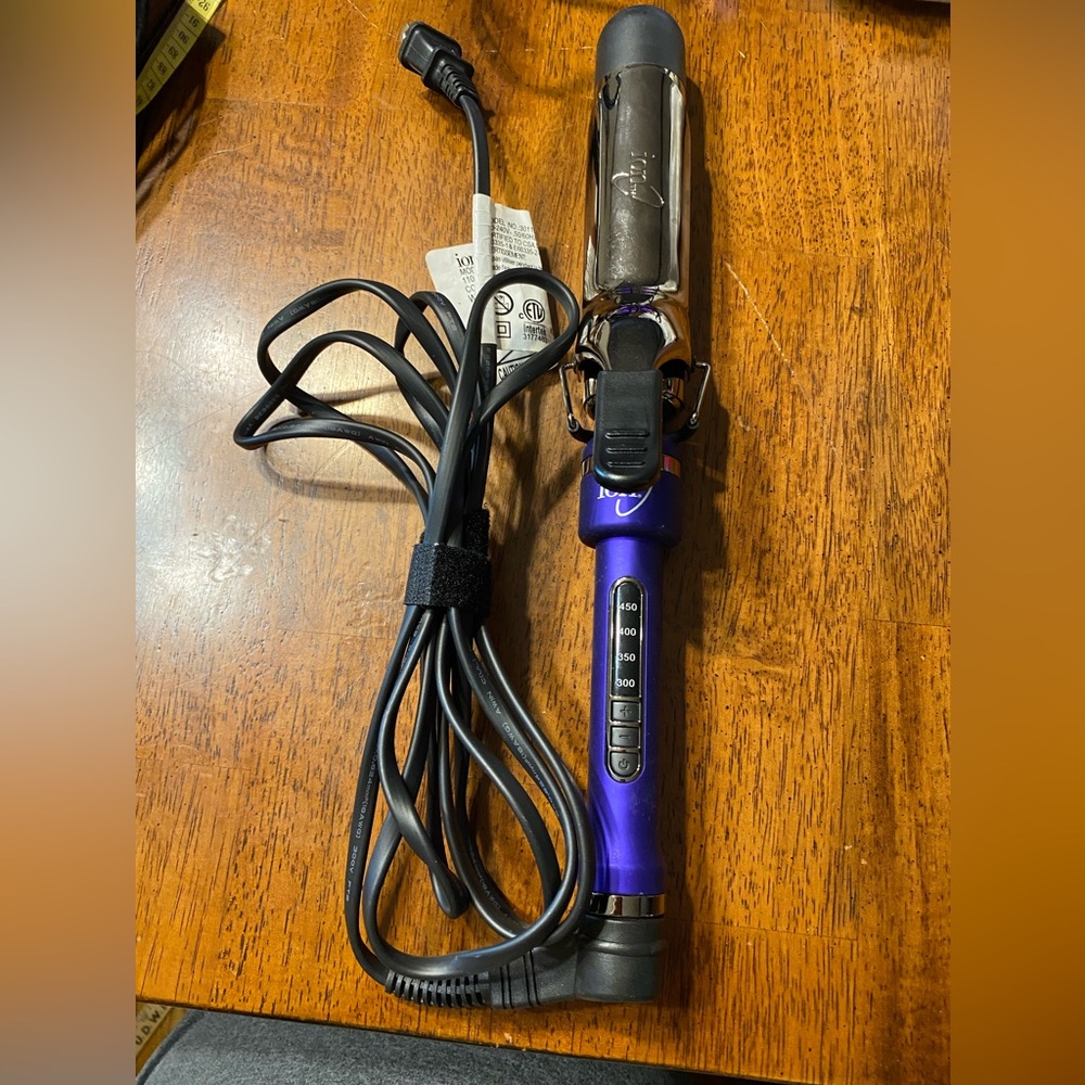 Ion Titanium  Pro Curling Iron 1 1/2”